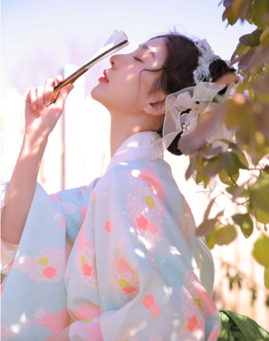 90后清纯小姐姐丸子头治愈系摄影写真图片 2